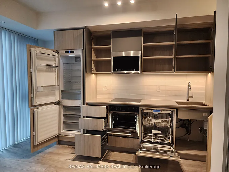 400 King St W #1701 — Photo 21