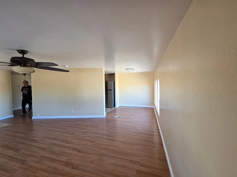 1469 W Virgil Dr — Photo 9