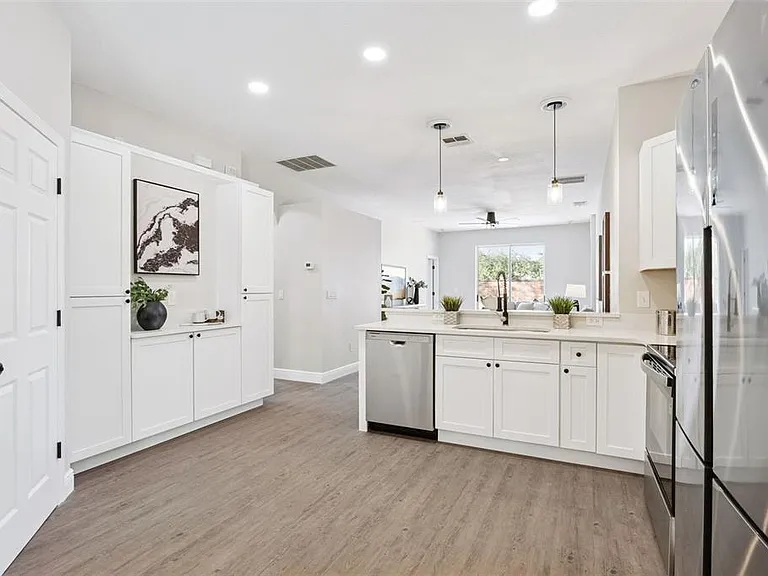 1209 Cathcart Cir — Photo 19