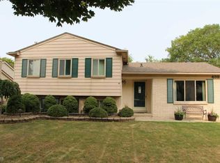 43208 Hartwick Dr, Sterling Heights, MI 48313