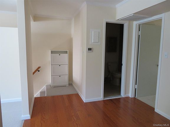 4th image of 129 Bailey Court #129