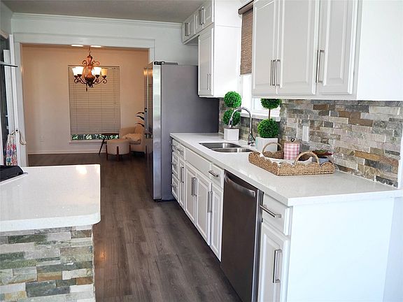 5th image of 21043 Riverside Ridge Ln