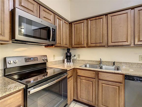 4th image of 12538 FLORIDAYS RESORT DR #C-211