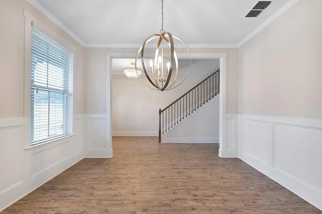 325 Broadmoor Dr — Photo 4