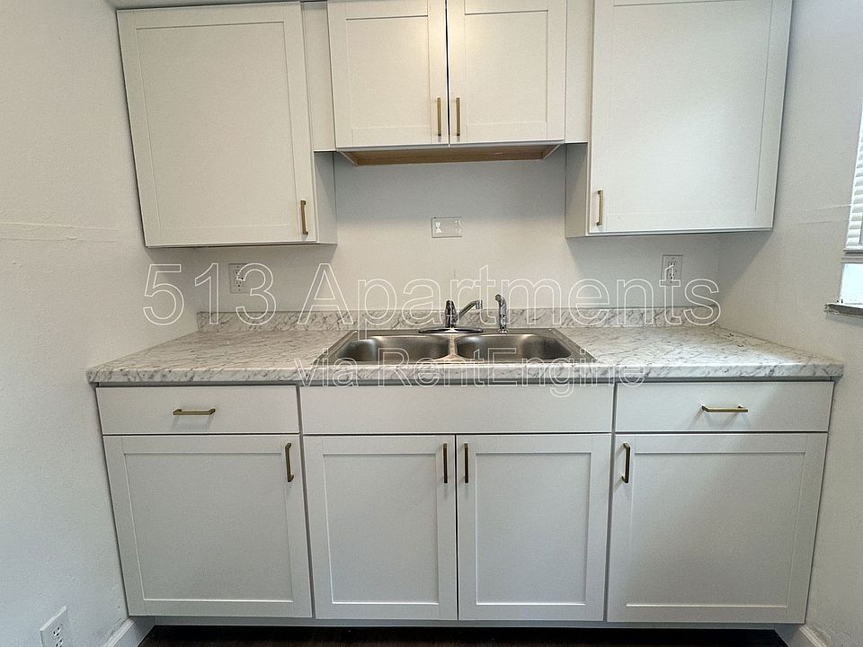 1st image of 1649 Anita Pl APT 4