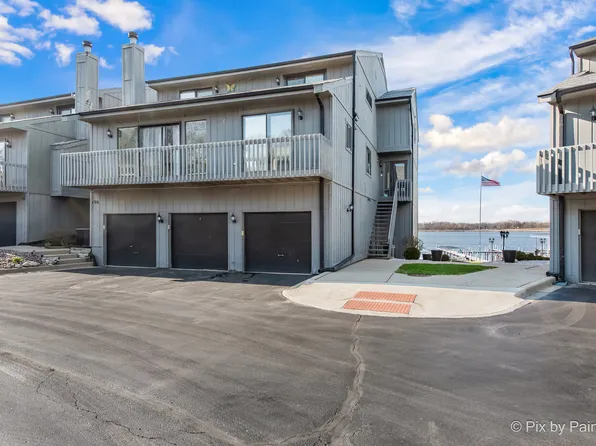 190 Howard Ct APT 5, Fox Lake, IL 60020