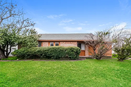 323 W William Cannon Dr Photo 1