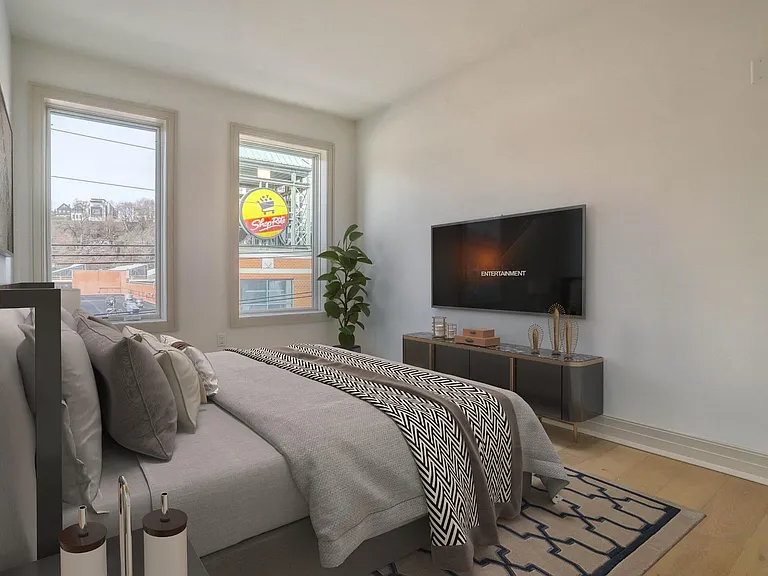 921 Madison St #204 — Photo 1