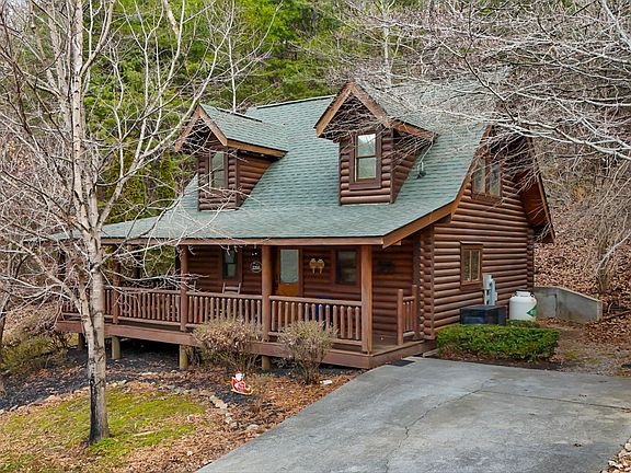 3rd image of 3205 Smoky Ridge Way