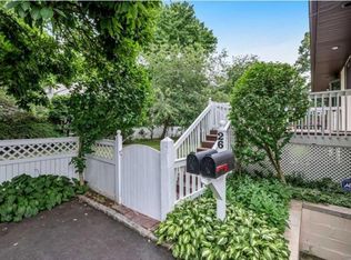 26 7th St #B, Cresskill, NJ 07626