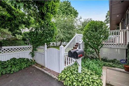 26 7th St #B Photo 1