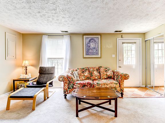 4th image of 513 Pensacola Dr