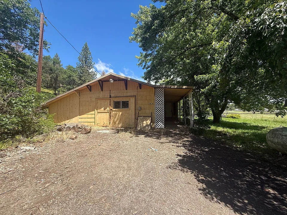 1595 Highway 97