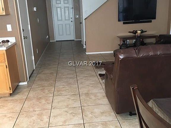 4th image of 1203 Golden Apple St