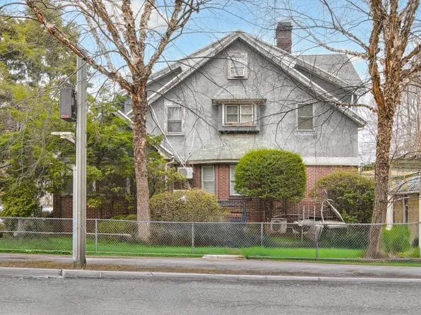 701 Avenue H image 2 of 5