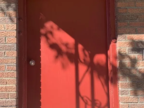 Chestnut St, 102-106 N Chestnut St, Aurora, IL 60506