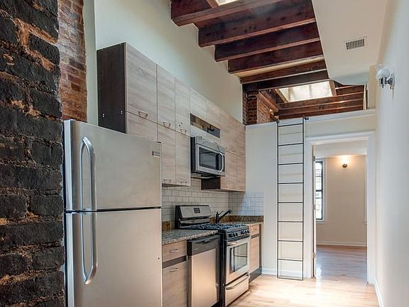 4th image of 870 Hart St APT 3L