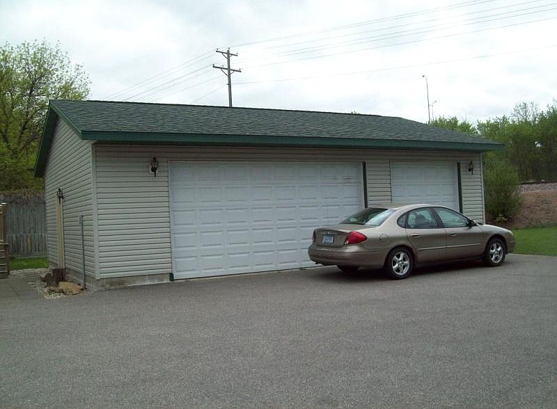 2nd image of 225 Mound Ave