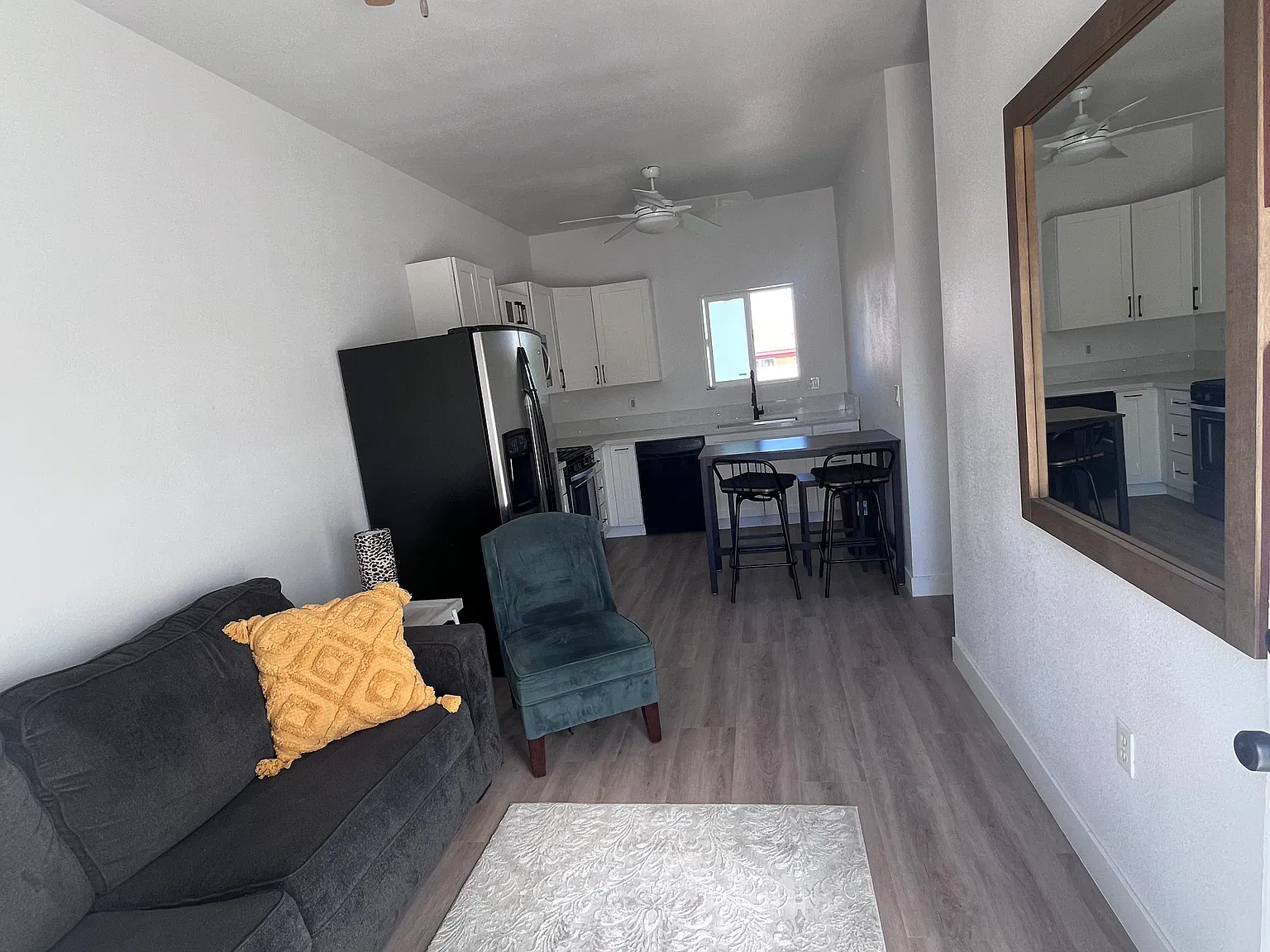 1 bed, 1.5 bath, $950 — Photo 1