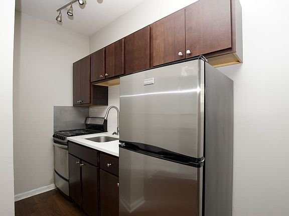 2nd image of 1627 N Humboldt Blvd #K1