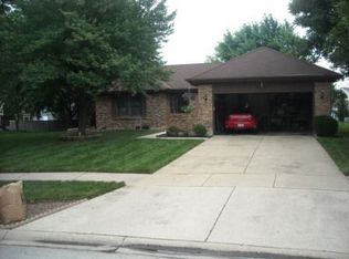 2855 Conifer Ct, Aurora, IL 60502