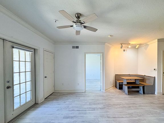 3rd image of 206 E South St Unit 5034