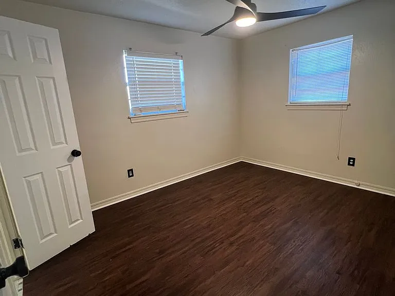 114 E Ridge Rd — Photo 8