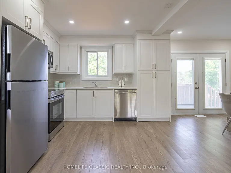 32 Rosenfeld Dr — Photo 11