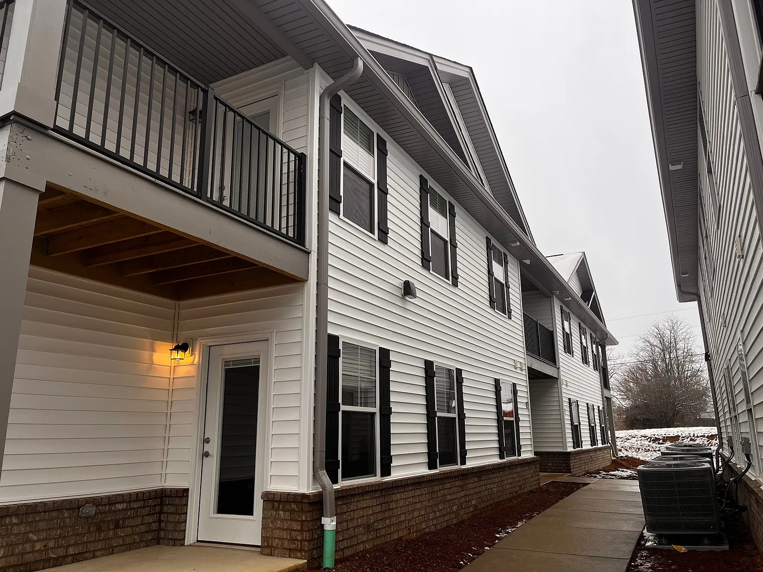 2 bed, 1120 sqft, $1,295 — Photo 1