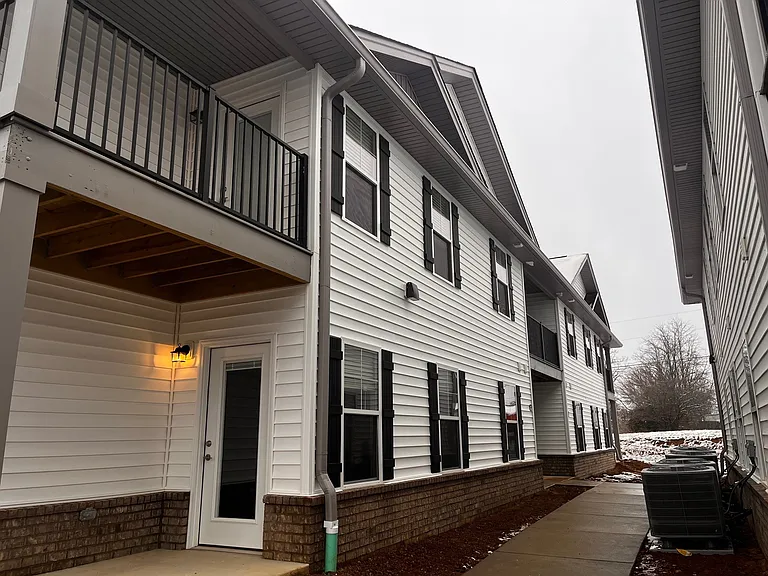 3000 Memory Ln — Photo 1