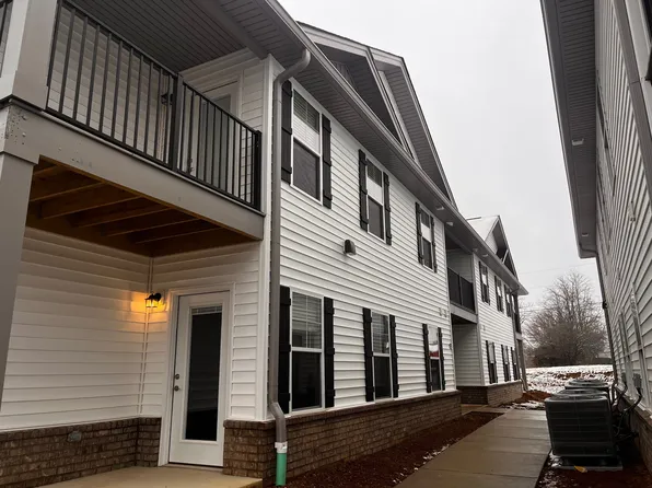 3000 Memory Ln, La Grange, KY