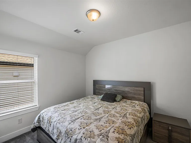 7115 Prairie Heights Dr — Photo 24