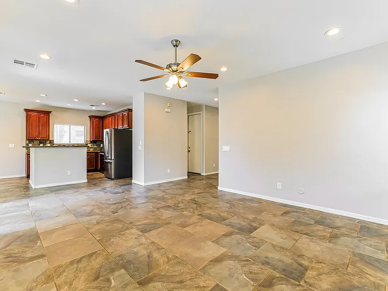 2172 E Pima Ave — Photo 5