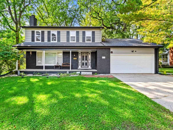 2635 N Kingston Dr, Peoria, IL 61604