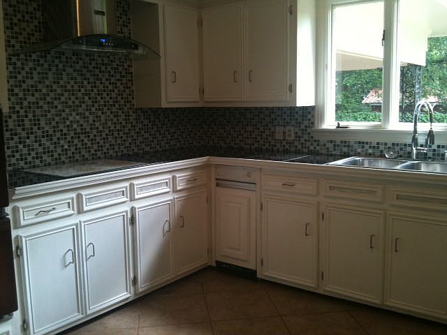 2nd image of 412 E Jefferson Ave