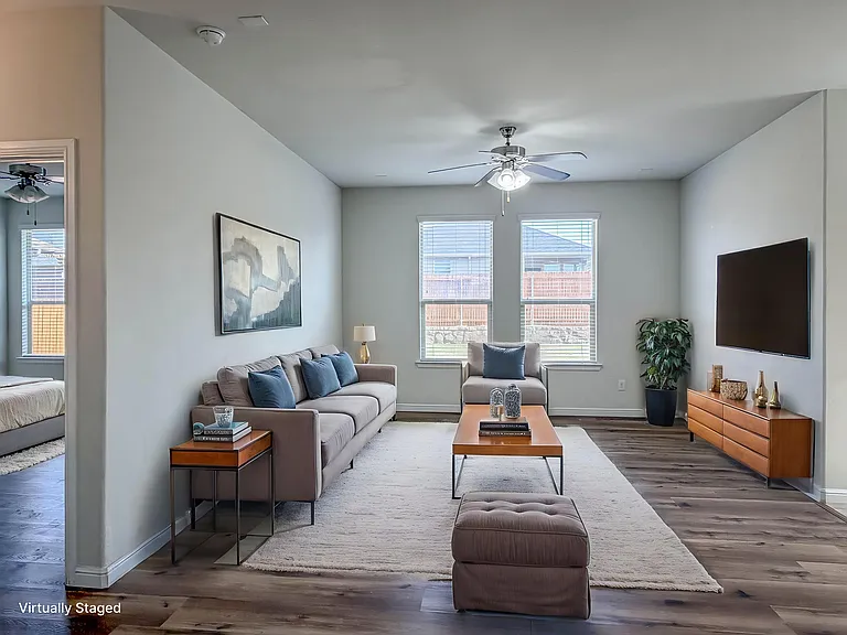1117 Genola Dr — Photo 4