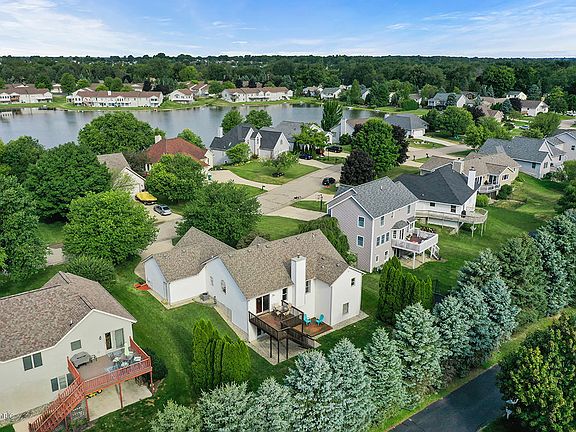 3rd image of 3070 Crestbrooke Dr