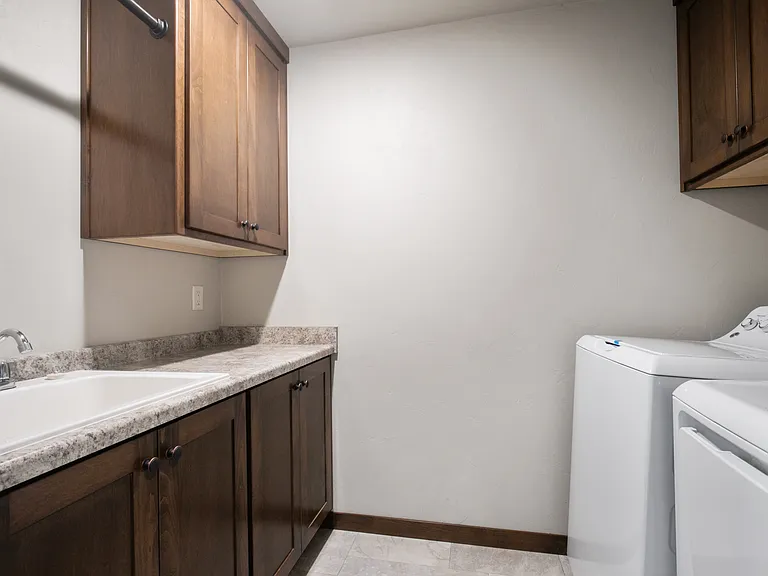 N1106 Craftsmen Ct #1106 — Photo 8