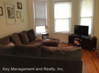2028 W Melrose St, Chicago, IL 60618