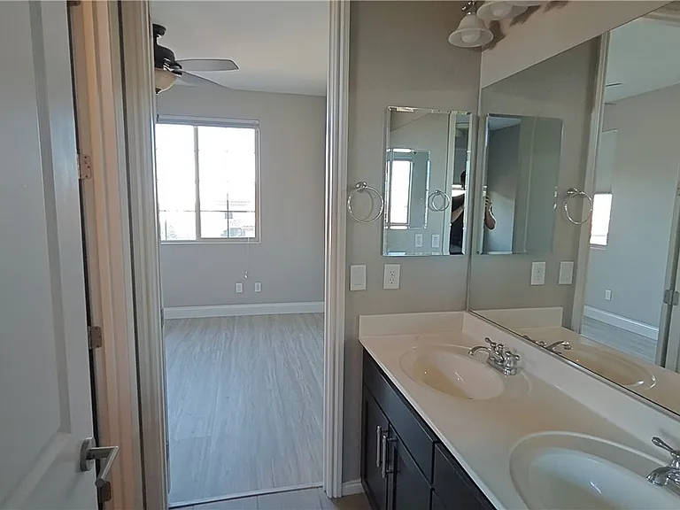 2868 Josephine Dr — Photo 39