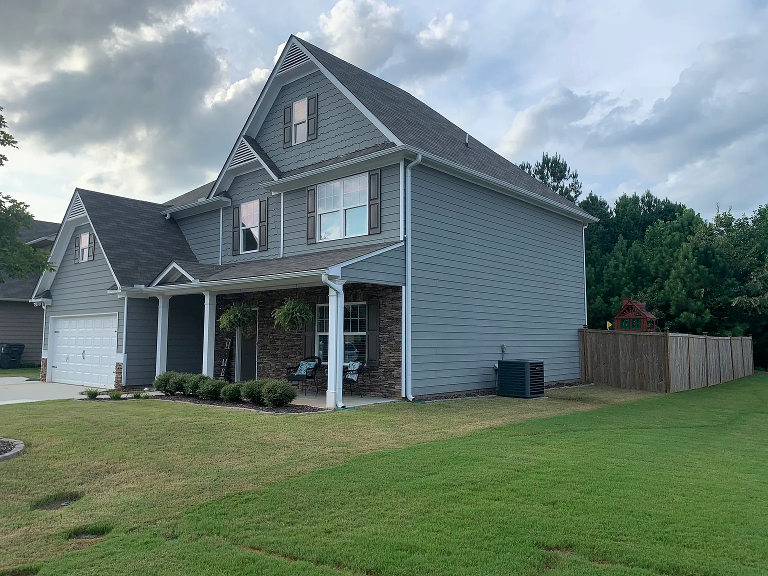 4 bed, 2.5 bath, 2543 sqft, $2,450 — Photo 3