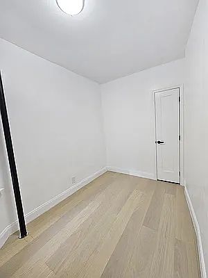 5th image of 170 W 109th St APT 2R