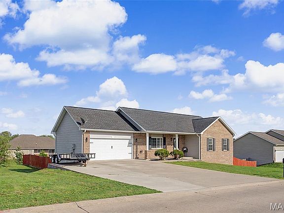 3rd image of 233 Oak Meadow Dr