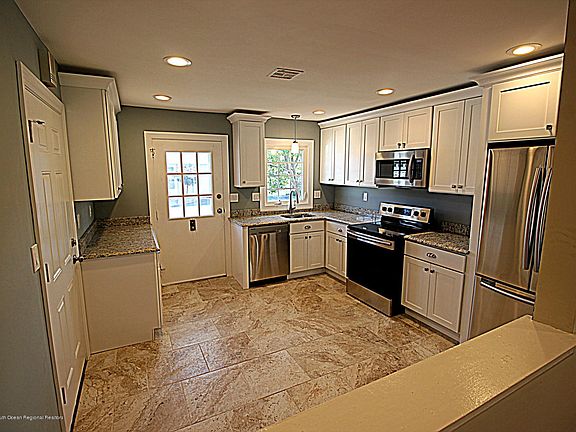 3rd image of 695B Plymouth Drive #100B