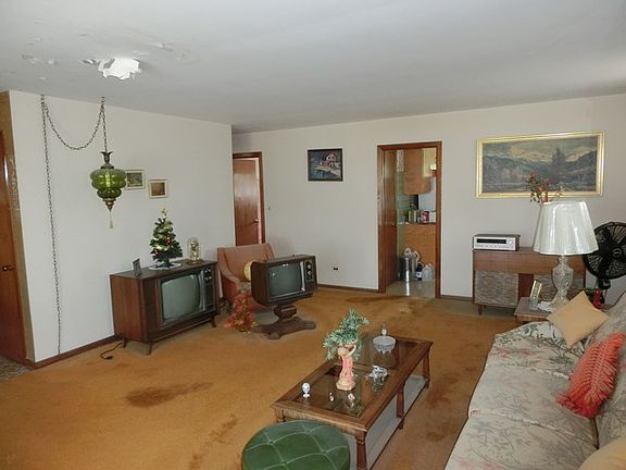 3rd image of 1639 Downing Ave