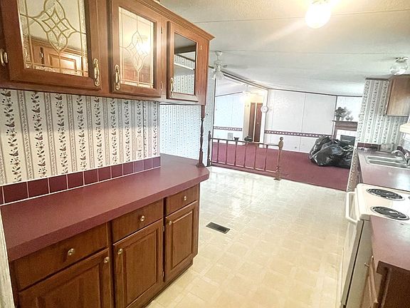 5th image of 128 Lakeview Dr