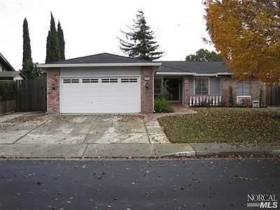 612 Brittany Ct photo 1