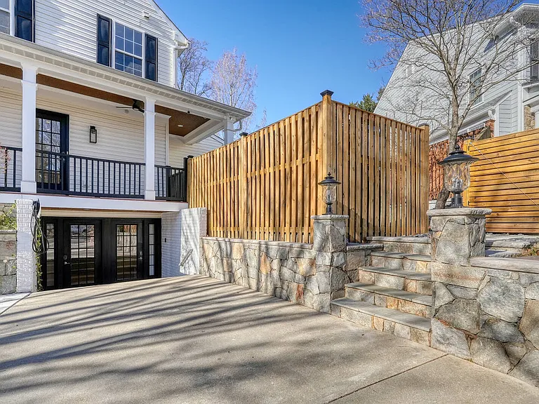 5811 Johnson Ave — Photo 44
