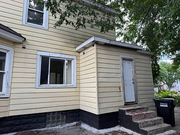 4th image of 414 Pond St
