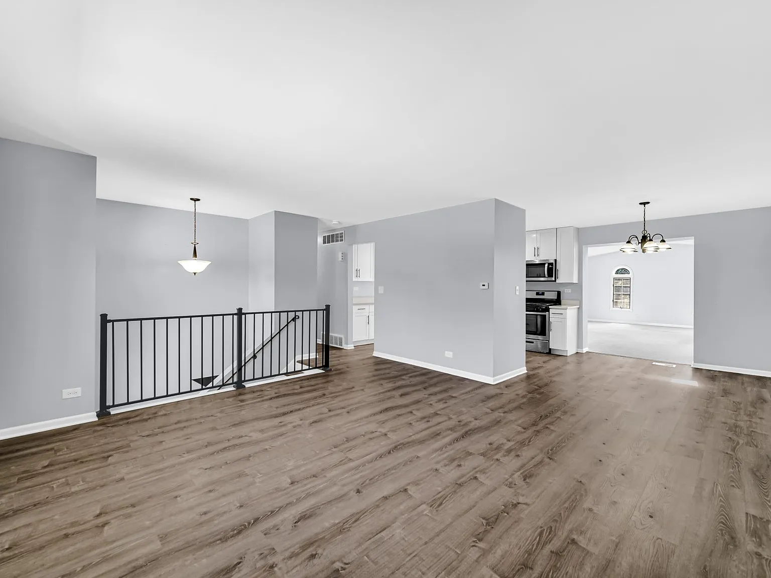 3 bed, 2600 sqft, $3,000 — Photo 4